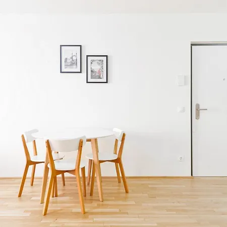 Contactless Self-Check-In - 1Br Apartment, Near Airport,15 Min To Center Viena Exterior foto