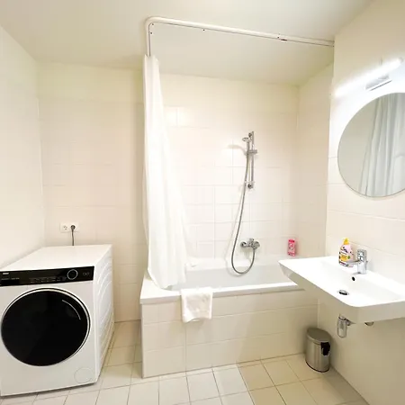 Contactless Self-Check-In - 1Br Apartment, Near Airport,15 Min To Center Viena Habitación foto