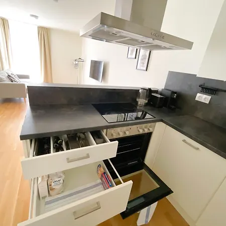Contactless Self-Check-In - 1Br Apartment, Near Airport,15 Min To Center Viena Habitación foto